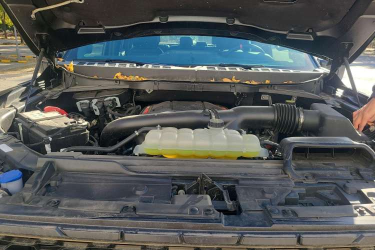 Used Ford F-150 Raptor 2022 3.5T Raptor Engine Bay