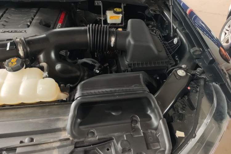 Used Ford F-150 Raptor 2022 3.5T Raptor Engine Bay Left