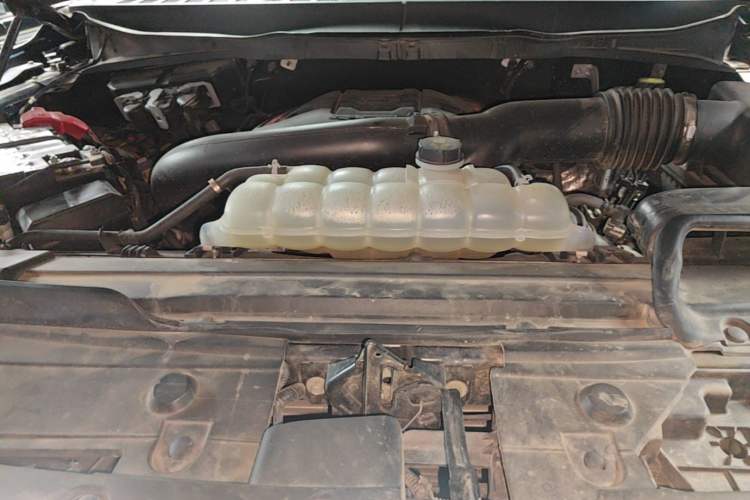Used Ford F-150 Raptor 2022 3.5T Raptor Engine Bay