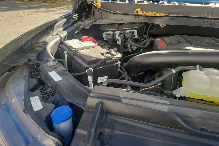 Used Ford F-150 Raptor 2022 3.5T Raptor Engine Bay Right