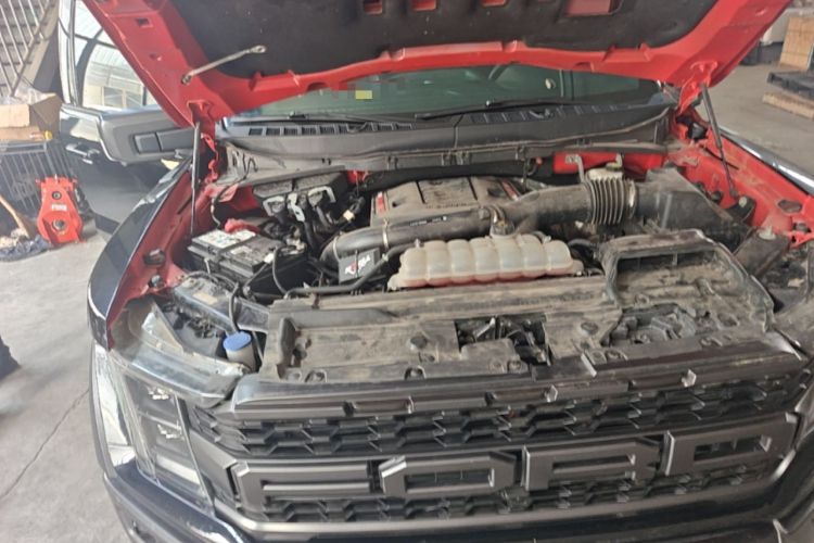 Used Ford F-150 Raptor 2022 3.5T Raptor Engine Bay Right