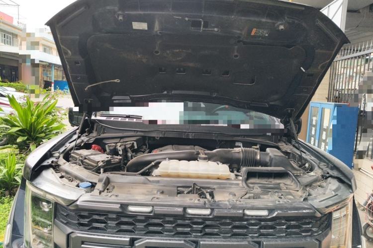 Used Ford F-150 Raptor  Engine Bay