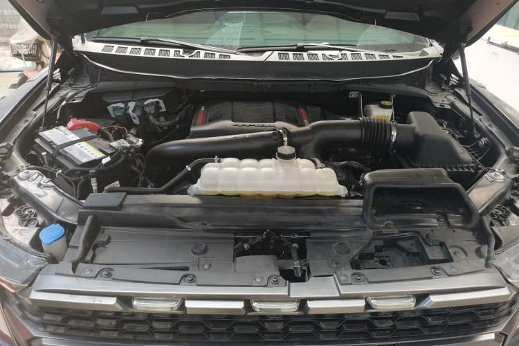 Used Ford F-150 Raptor 2022 3.5T Raptor Engine Bay