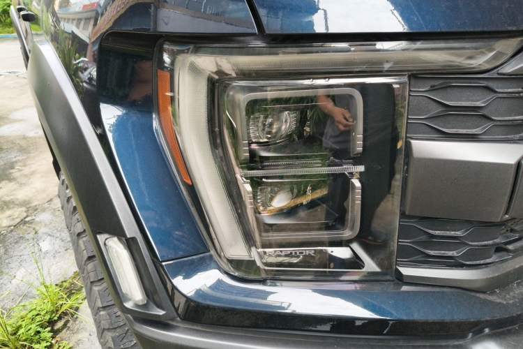 Used Ford F-150 Raptor  Right Front Headlight
