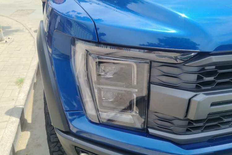 Used Ford F-150 Raptor  Right Front Headlight