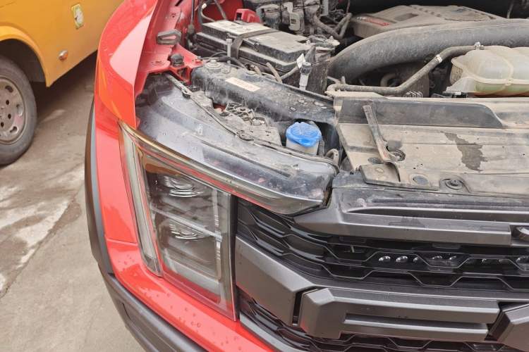 Used Ford F-150 Raptor 2022 3.5T Raptor Engine Bay Right
