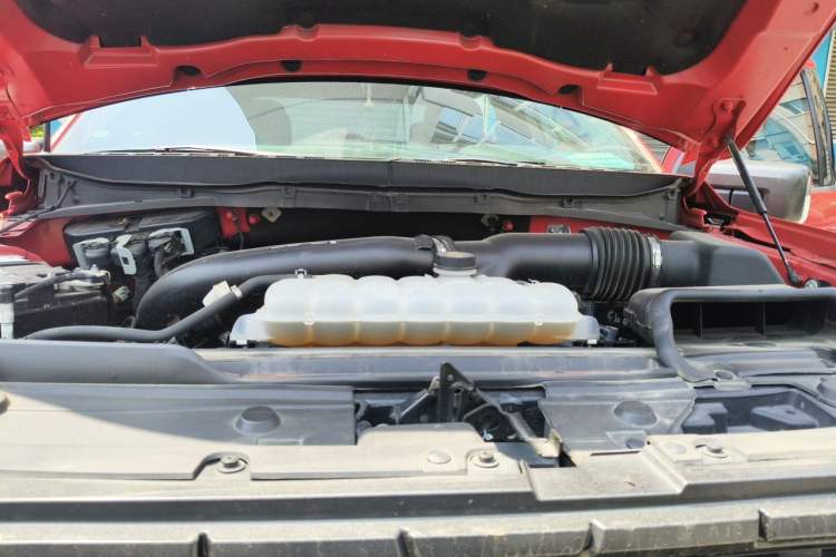 Used Ford F-150 Raptor  Engine Bay