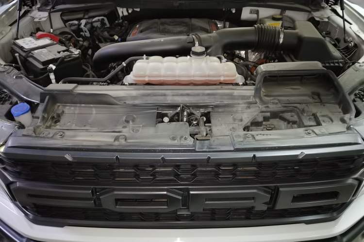 Used Ford F-150 Raptor 2022 3.5T Raptor Engine Bay