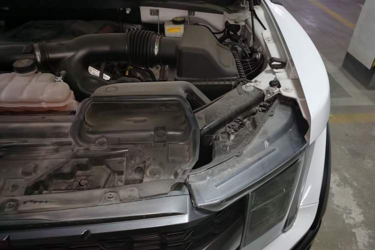 Used Ford F-150 Raptor 2022 3.5T Raptor Engine Bay Left