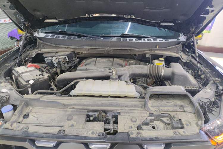 Used Ford F-150 Raptor 2023 3.5T Raptor Engine Bay