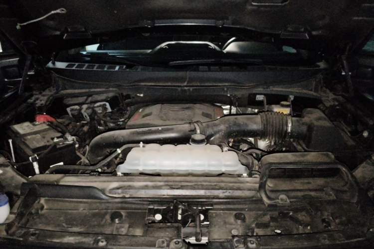 Used Ford F-150 Raptor 2023 3.5T Raptor Engine Bay