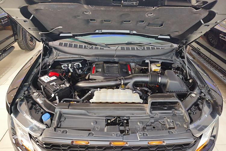 Used Ford F-150 Raptor 2023 3.5T Raptor Engine Bay
