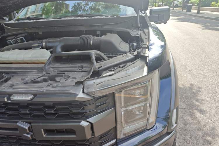 Used Ford F-150 Raptor 2023 3.5T Raptor Engine Bay Left