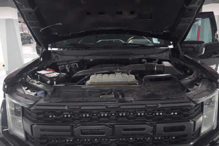 Used Ford F-150 Raptor 2023 3.5T Raptor Engine Bay