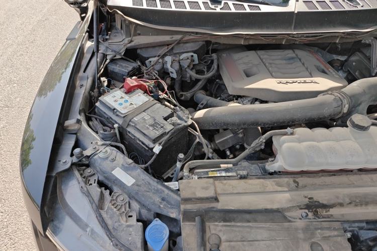 Used Ford F-150 Raptor 2023 3.5T Raptor Engine Bay Right