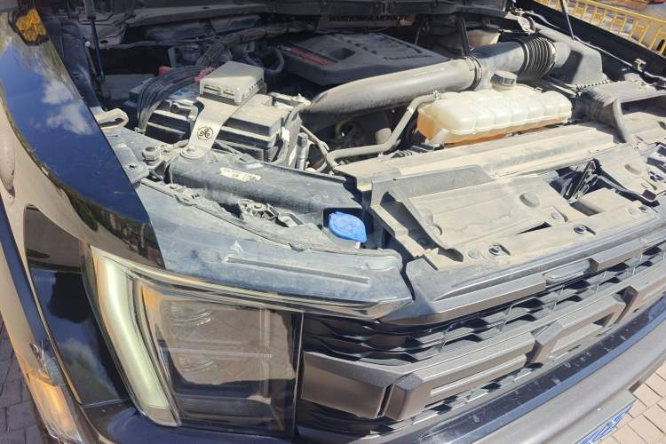 Used Ford F-150 Raptor 2023 3.5T Raptor Engine Bay Right