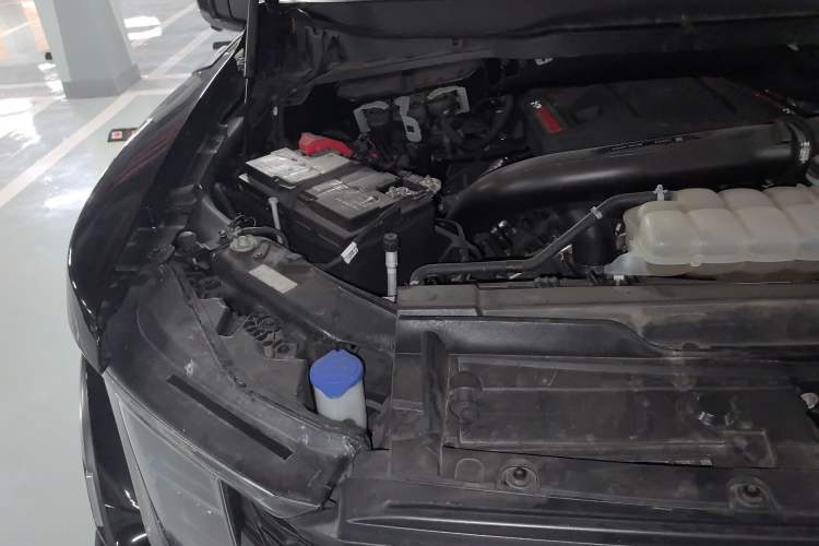 Used Ford F-150 Raptor 2023 3.5T Raptor Engine Bay Right