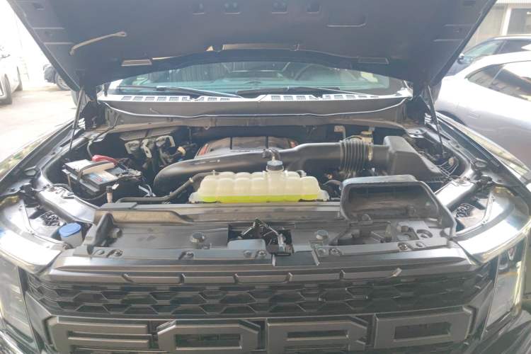 Used Ford F-150 Raptor 2023 3.5T Raptor Engine Bay