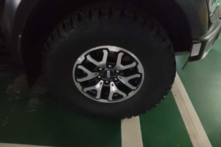 Used Ford F-150 Raptor 2023 3.5T Raptor Right Front Wheel Hub