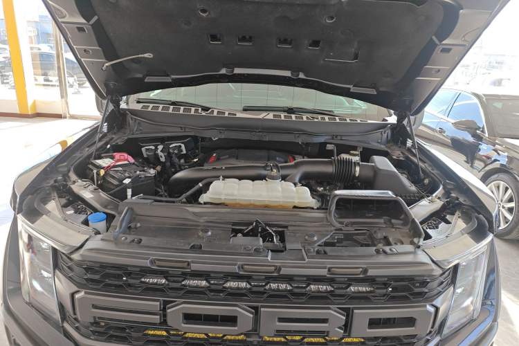 Used Ford F-150 Raptor 2023 3.5T Raptor Engine Bay