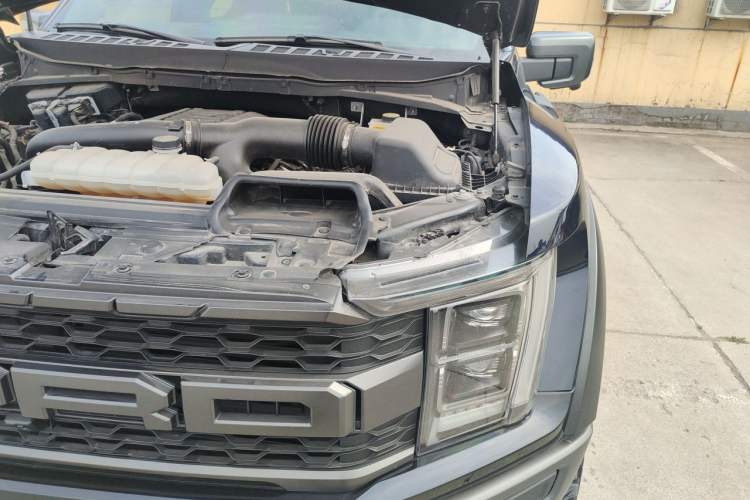 Used Ford F-150 Raptor 2023 3.5T Raptor Engine Bay Left