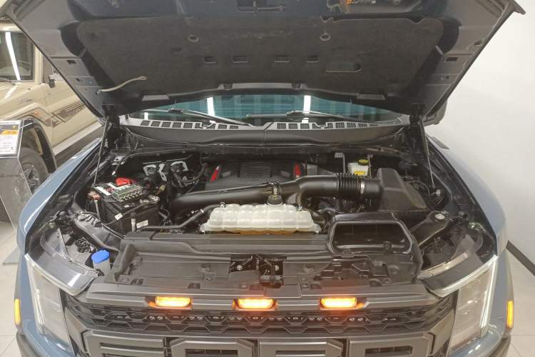 Used Ford F-150 Raptor 2023 3.5T Raptor Engine Bay