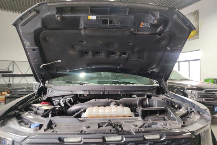 Used Ford F-150 Raptor 2023 3.5T Raptor Engine Bay