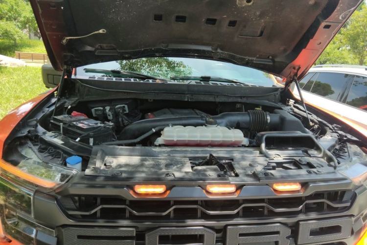 Used Ford F-150 Raptor 2023 3.5T Raptor Engine Bay