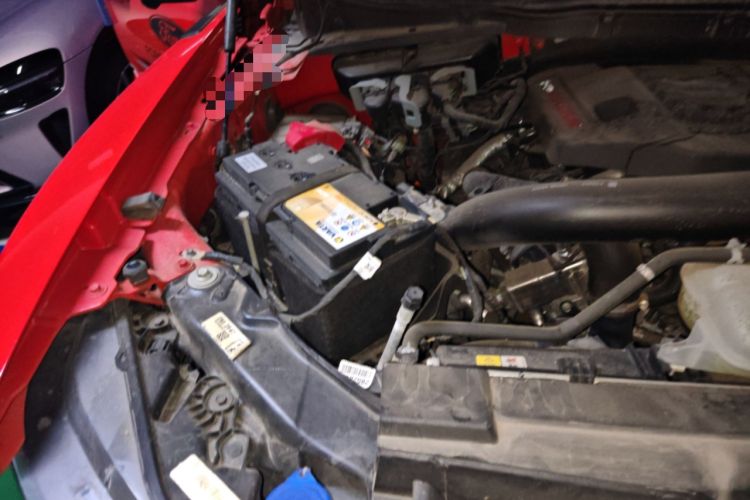 Used Ford F-150 Raptor 2023 3.5T Raptor Engine Bay Right