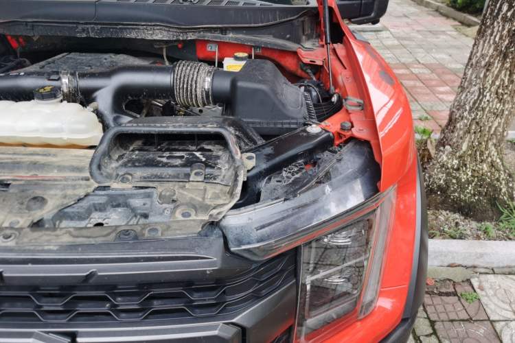 Used Ford F-150 Raptor 2023 3.5T Raptor Engine Bay Left