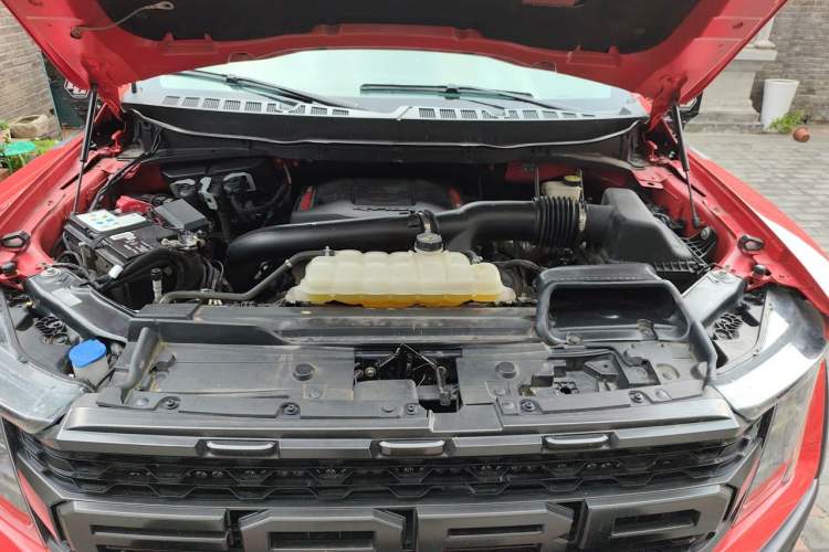 Used Ford F-150 Raptor 2023 3.5T Raptor Engine Bay