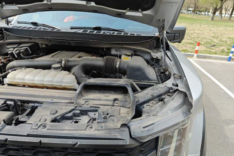 Used Ford F-150 Raptor 2023 3.5T Raptor Engine Bay Left