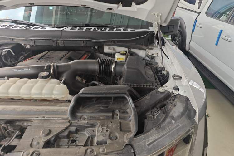 Used Ford F-150 Raptor 2023 3.5T Raptor Engine Bay Left