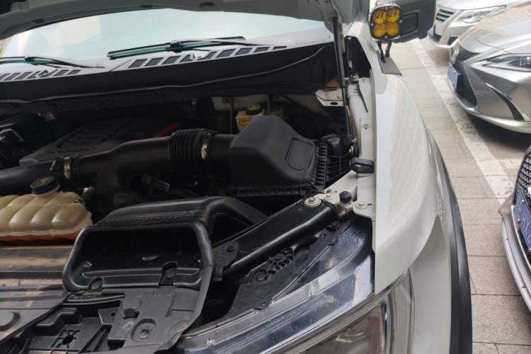 Used Ford F-150 Raptor 2023 3.5T Raptor Engine Bay Left
