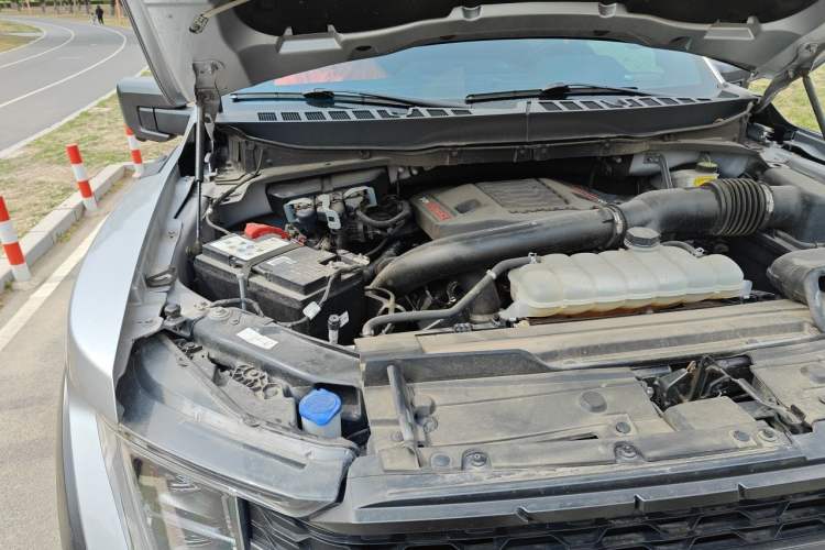 Used Ford F-150 Raptor 2023 3.5T Raptor Engine Bay Right