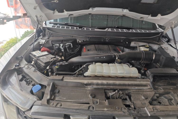 Used Ford F-150 Raptor 2023 3.5T Raptor Engine Bay Right