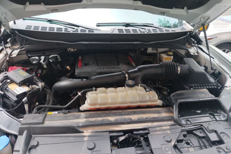Used Ford F-150 Raptor 2023 3.5T Raptor Engine Bay