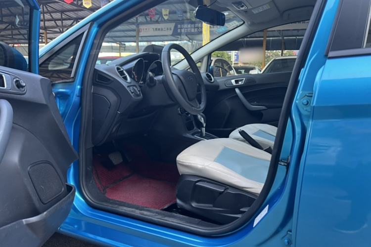 Used Ford Fiesta 2013 Hatchback 1.5L Automatic Fashion Edition Interior 2