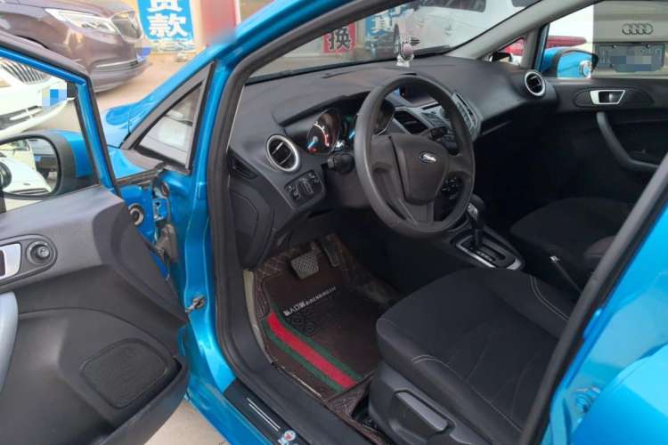 Used Ford Fiesta 2013 Hatchback 1.5L Automatic Fashion Edition Interior 2