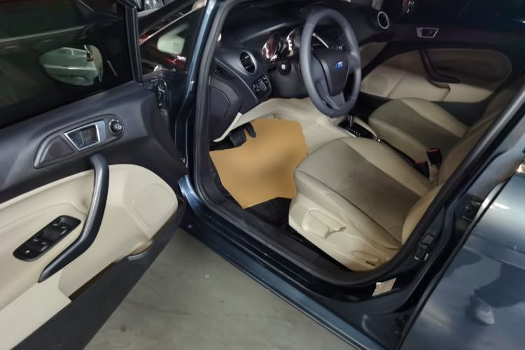 Used Ford Fiesta 2013 Sedan 1.5L Automatic Fashion Edition Driver Seat