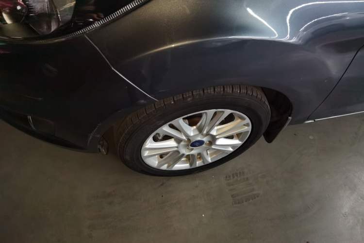 Used Ford Fiesta 2013 Sedan 1.5L Automatic Fashion Edition Left Front Wheel Hub