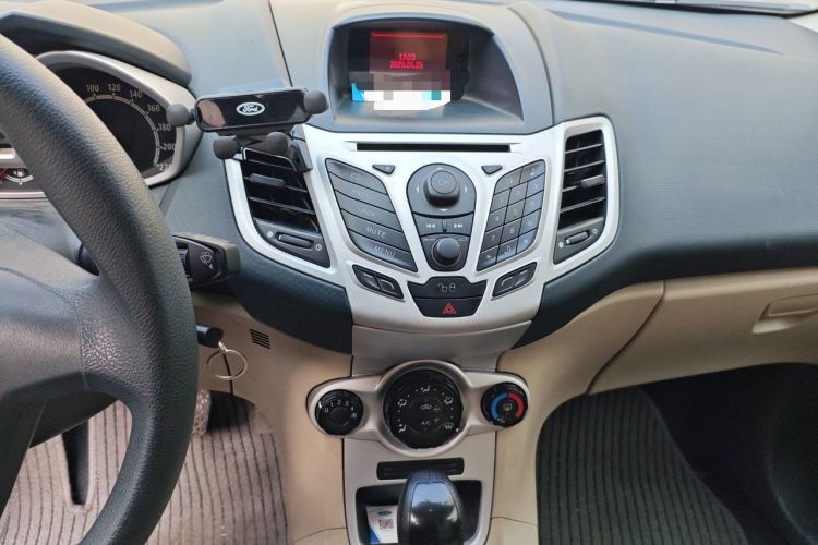 Used Ford Fiesta 2009 Hatchback 1.5L Automatic Fashion Edition Audio And AC Panel