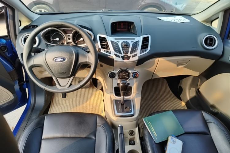 Used Ford Fiesta 2009 Hatchback 1.5L Automatic Fashion Edition Center Console
