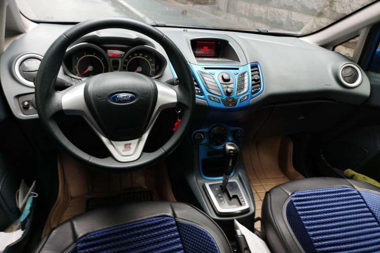 Used Ford Fiesta 2009 Hatchback 1.5L Automatic Sport Model Center Console
