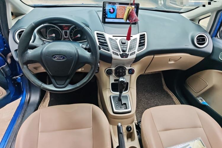 Used Ford Fiesta 2009 Hatchback 1.5L Automatic Fashion Edition Center Console