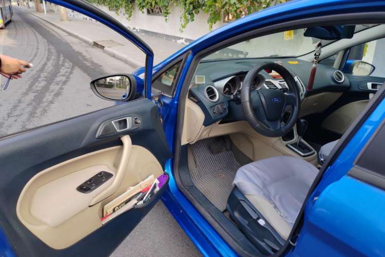 Used Ford Fiesta 2009 Hatchback 1.5L Automatic Fashion Edition Driver Seat