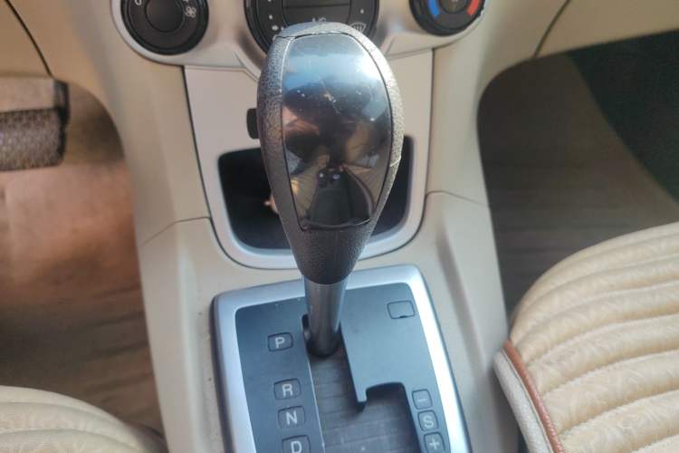Used Ford Fiesta 2009 Hatchback 1.5L Automatic Fashion Edition Gear Lever