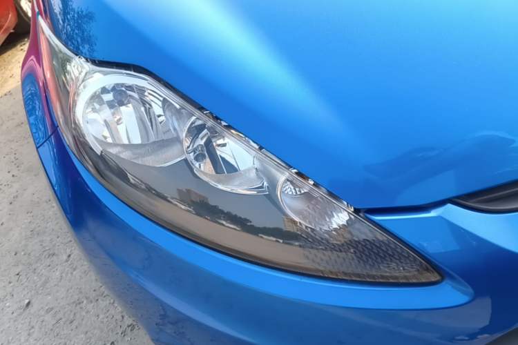 Used Ford Fiesta 2009 Hatchback 1.5L Automatic Fashion Edition Right Front Headlight