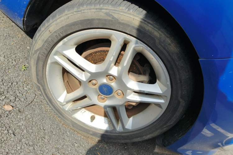 Used Ford Fiesta 2009 Hatchback 1.5L Automatic Sport Model Right Front Wheel Hub