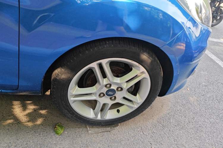 Used Ford Fiesta 2009 Hatchback 1.5L Manual Sport Model Right Front Wheel Hub